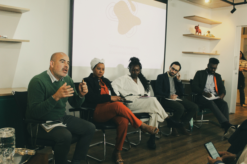 Mesa com Demétrio Toledo, Kelly Cristiane de Souza, Kenia Cardoso, Vahid Vahdat e Marcos Lima no fórum.